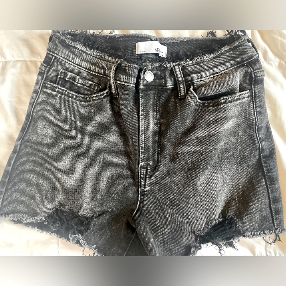 Vervet by Flying Monkey size medium black shorts